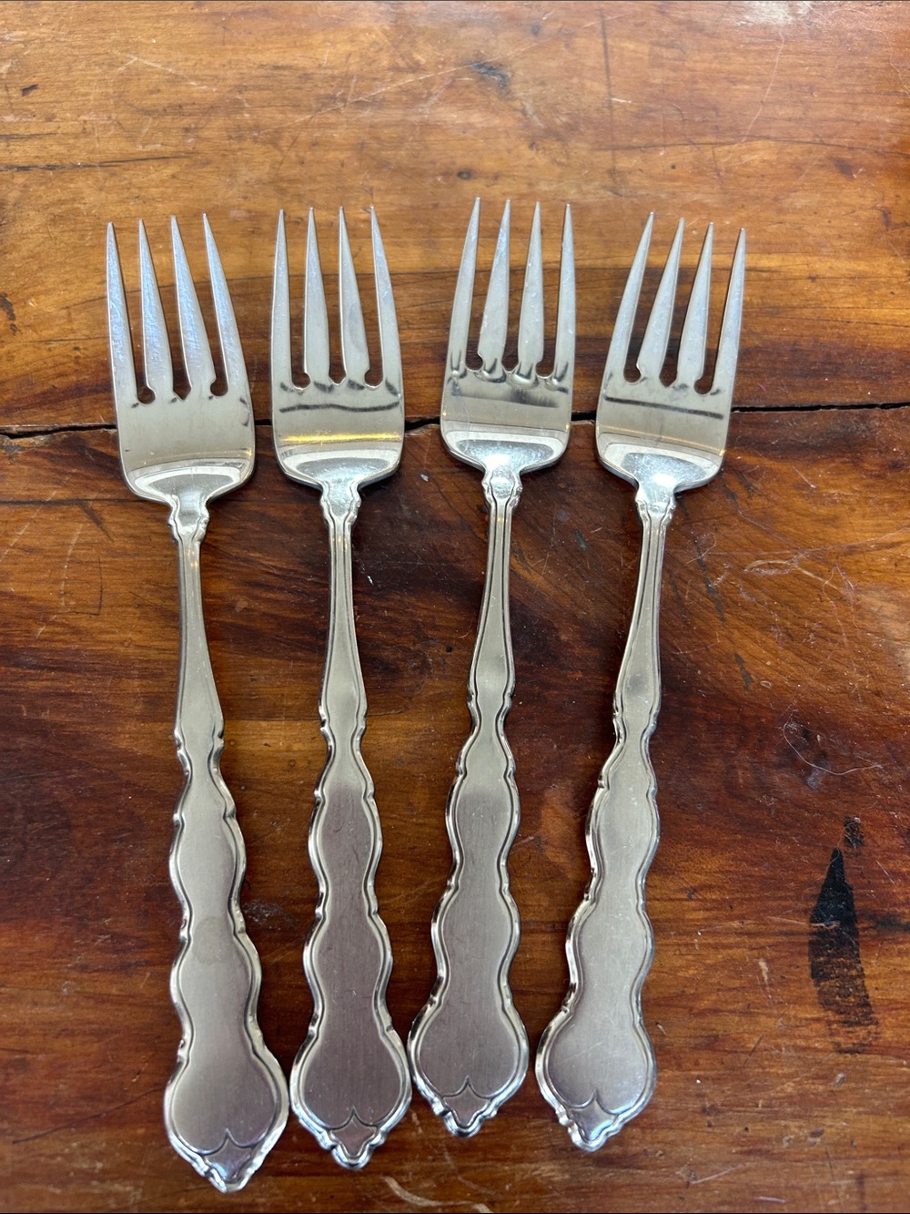 Oneida Distinction Deluxe Valerie  Silver Plated Salad Forks - Set of 4